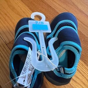 The Children's Place Kids water Shoes-Blue